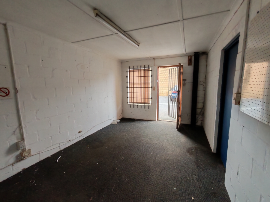 To Let commercial Property for Rent in Somerset West Business Park Western Cape